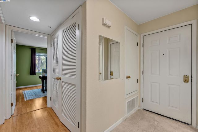 21239 Gary Dr 317D, Hayward, CA 94546