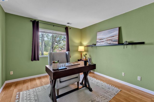 21239 Gary Dr 317D, Hayward, CA 94546