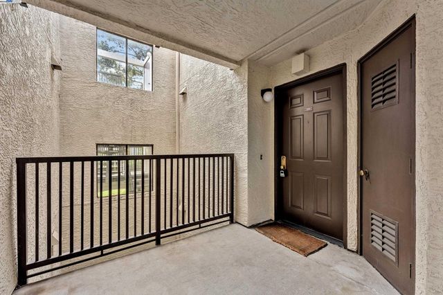 21239 Gary Dr 317D, Hayward, CA 94546