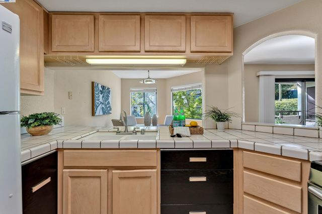 21239 Gary Dr 317D, Hayward, CA 94546