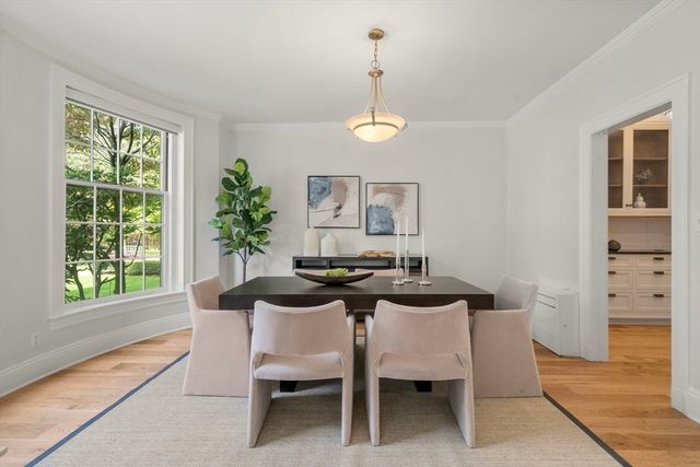 135 Beaconsfield Rd 1, Brookline, MA 02445