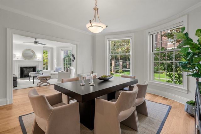 135 Beaconsfield Rd 1, Brookline, MA 02445