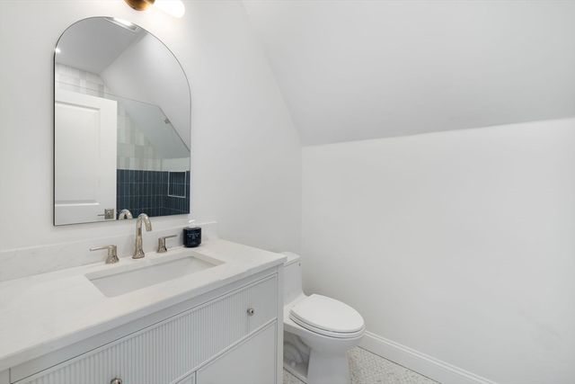 12 Lookout Lane, Portsmouth, RI 02871