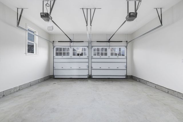 12 Lookout Lane, Portsmouth, RI 02871