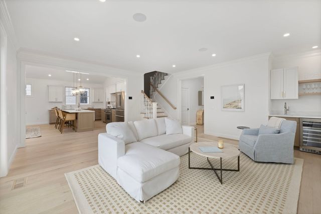 12 Lookout Lane, Portsmouth, RI 02871