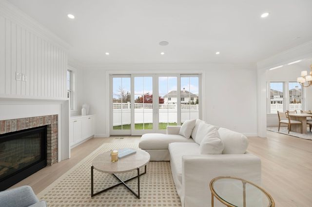 12 Lookout Lane, Portsmouth, RI 02871