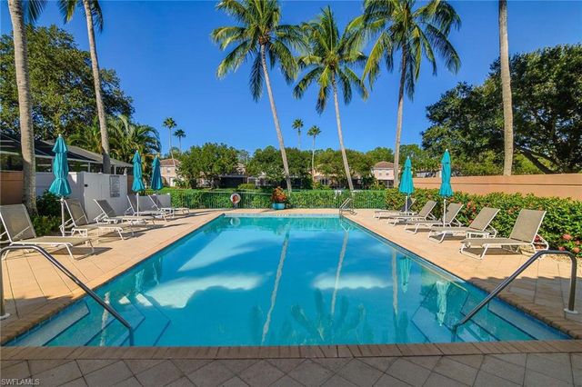 5549 Cove CIR # 79, Naples, FL 34119