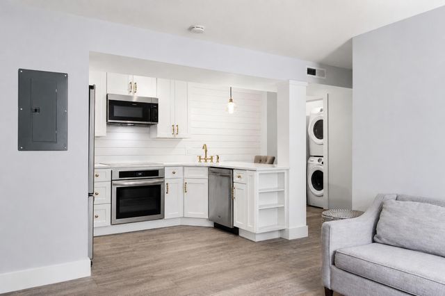 55 Ashley Avenue Apt 5, Charleston, SC 29401