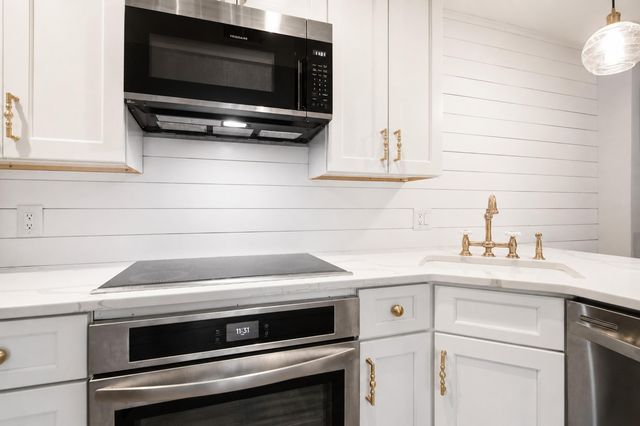 55 Ashley Avenue Apt 5, Charleston, SC 29401