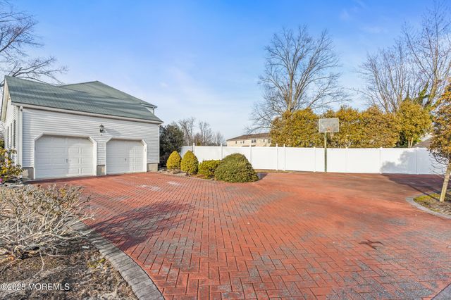 2 Windsor Drive, West Long Branch, NJ 07764