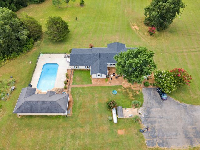 1666 Fayetteville Hwy, Lewisburg, TN 37091