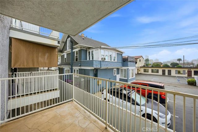 637 Atlantic 3, Long Beach, CA 90802