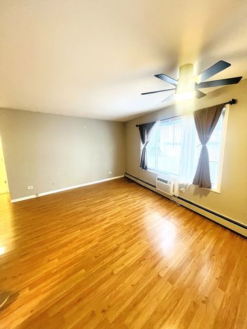 8152 Elmwood Avenue G4, Skokie, IL 60077