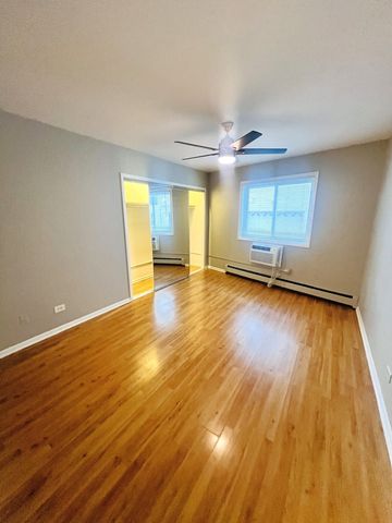 8152 Elmwood Avenue G4, Skokie, IL 60077