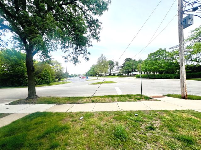 8152 Elmwood Avenue G4, Skokie, IL 60077