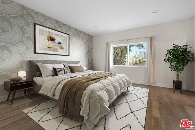 1745 S Barrington Avenue, Los Angeles, CA 90025