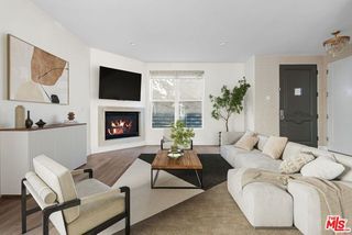 1745 S Barrington Avenue, Los Angeles, CA 90025