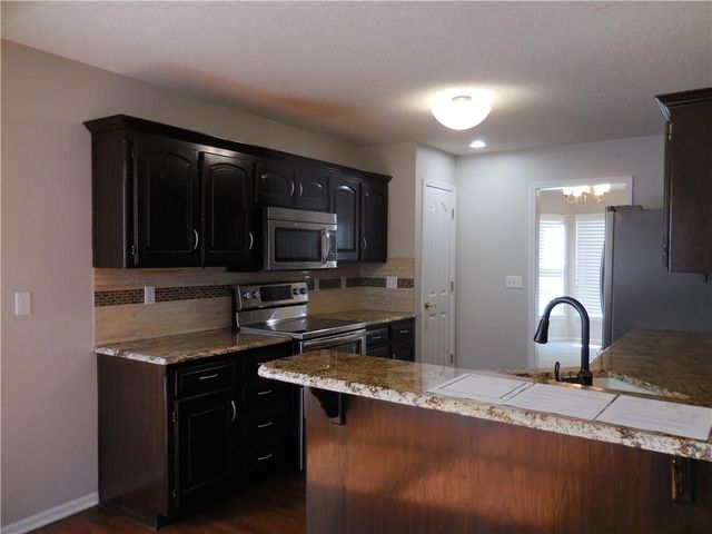 18200 W 157th Street, Olathe, KS 66062