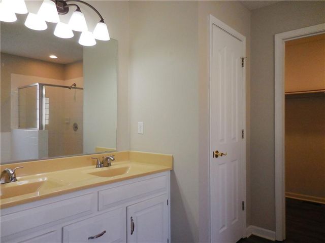 18200 W 157th Street, Olathe, KS 66062