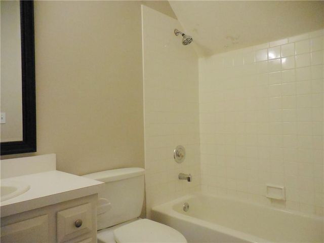 18200 W 157th Street, Olathe, KS 66062