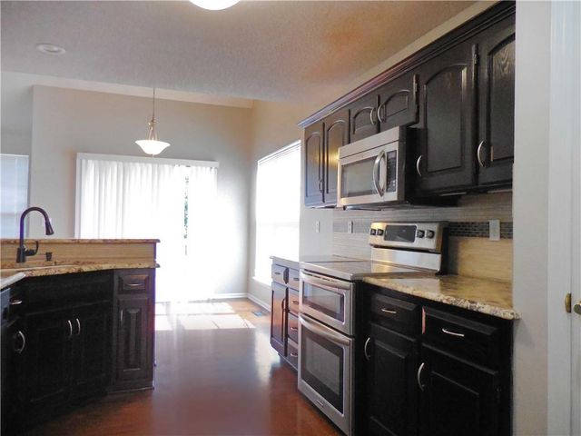 18200 W 157th Street, Olathe, KS 66062