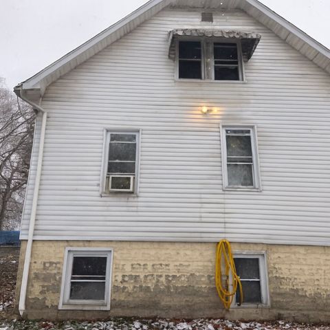 660 Nash Ct, Sharon, PA 16146