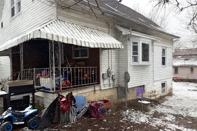 660 Nash Ct, Sharon, PA 16146