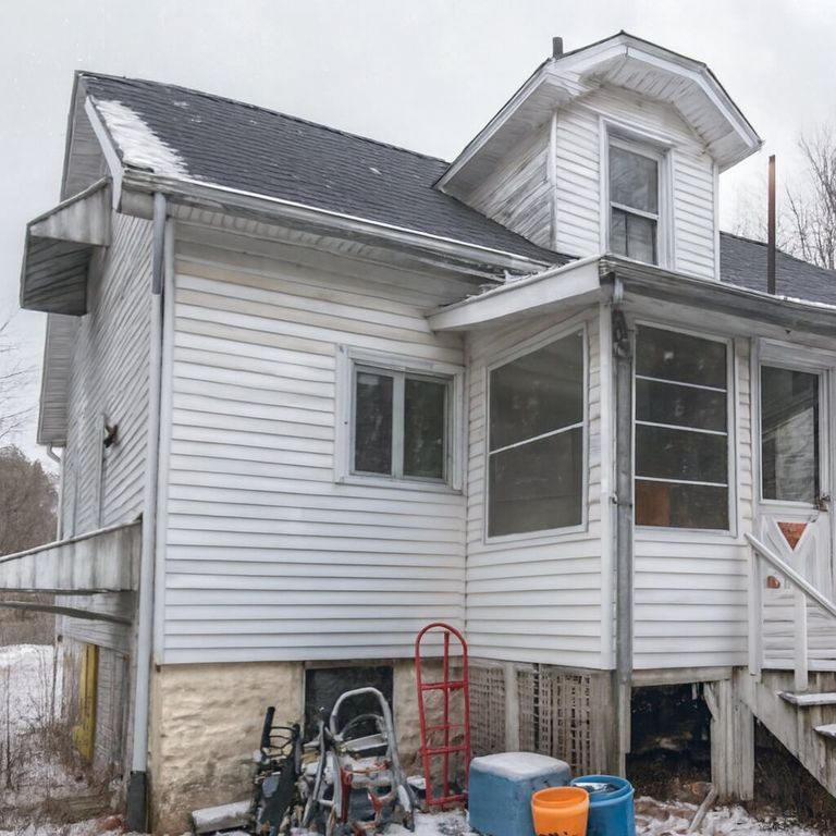 660 Nash Ct, Sharon, PA 16146