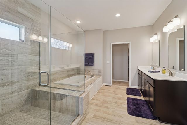 1601 N G Street, Indianola, IA 50125