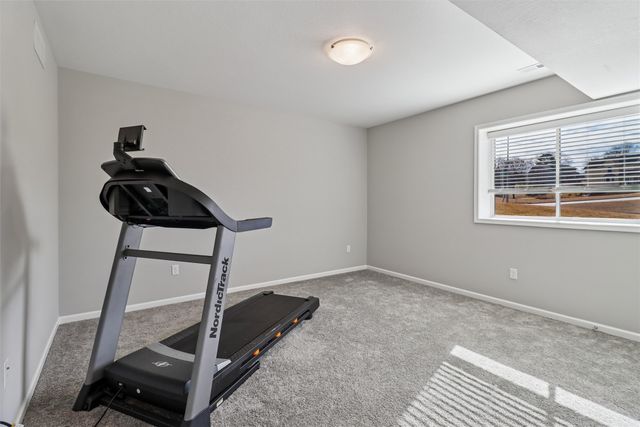 1601 N G Street, Indianola, IA 50125