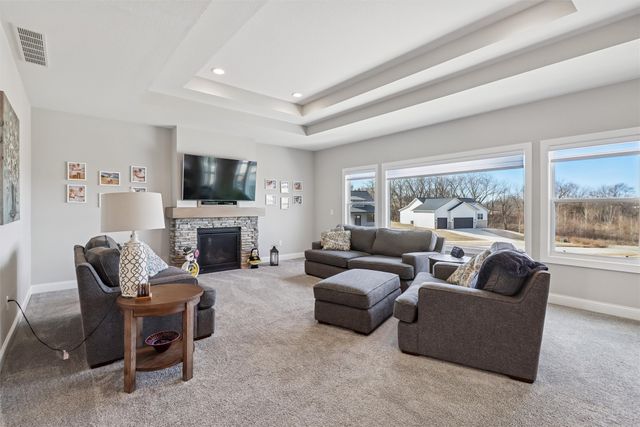 1601 N G Street, Indianola, IA 50125