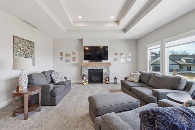 1601 N G Street, Indianola, IA 50125