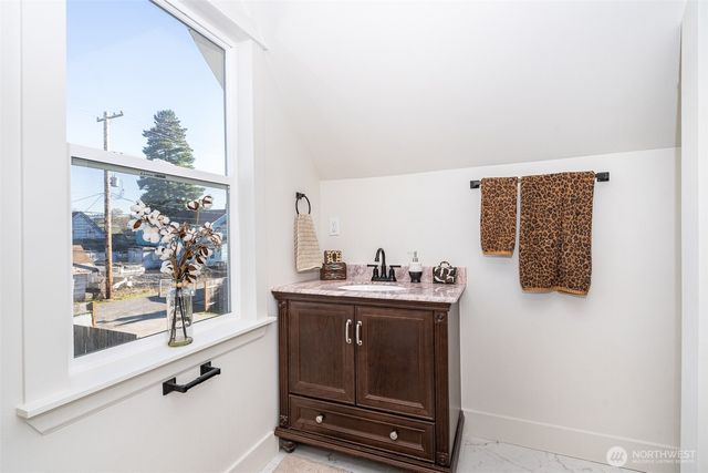 1016 N Pearl Street, Centralia, WA 98531