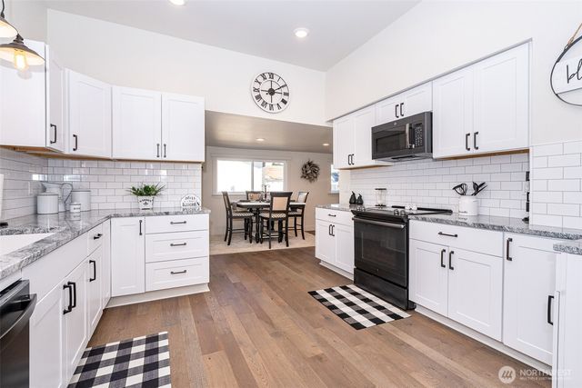 1016 N Pearl Street, Centralia, WA 98531