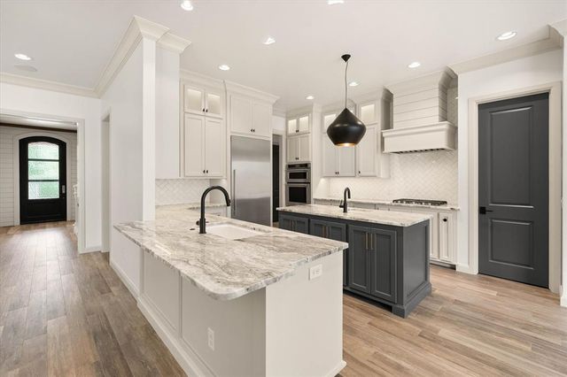 2801 Woodland Creek Drive, Edmond, OK 73034