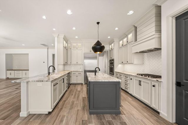 2801 Woodland Creek Drive, Edmond, OK 73034