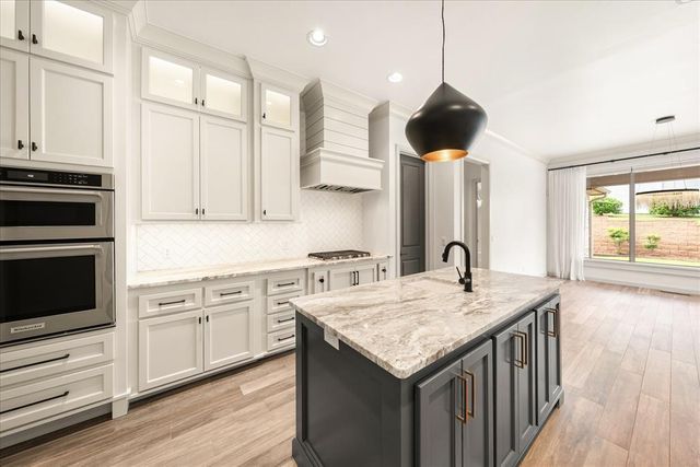 2801 Woodland Creek Drive, Edmond, OK 73034