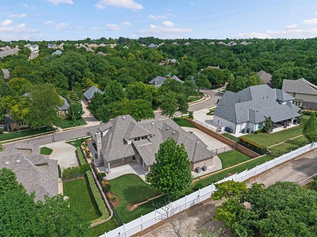 2801 Woodland Creek Drive, Edmond, OK 73034