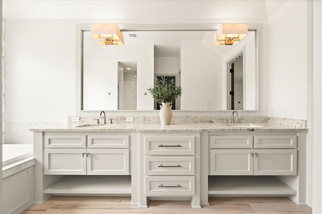 2801 Woodland Creek Drive, Edmond, OK 73034