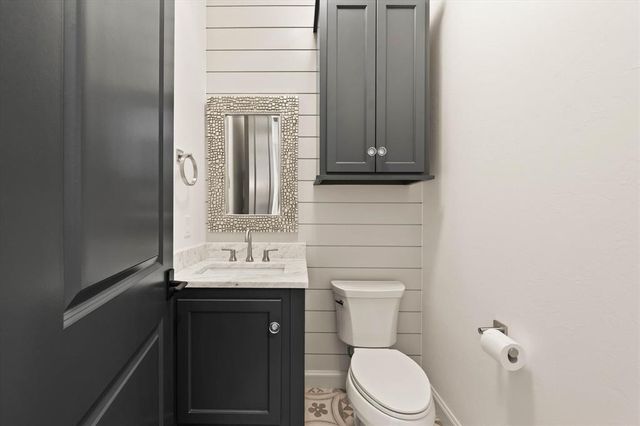 2801 Woodland Creek Drive, Edmond, OK 73034