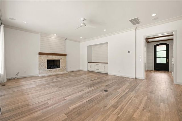 2801 Woodland Creek Drive, Edmond, OK 73034