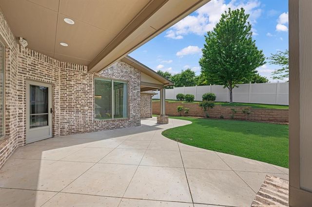 2801 Woodland Creek Drive, Edmond, OK 73034