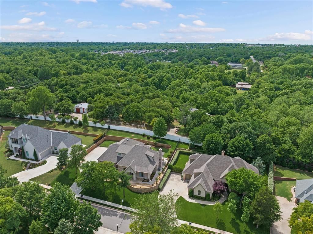 2801 Woodland Creek Drive, Edmond, OK 73034