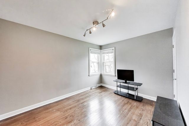 5117 N Newland Avenue, Chicago, IL 60656