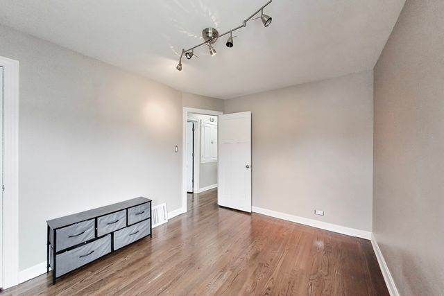 5117 N Newland Avenue, Chicago, IL 60656