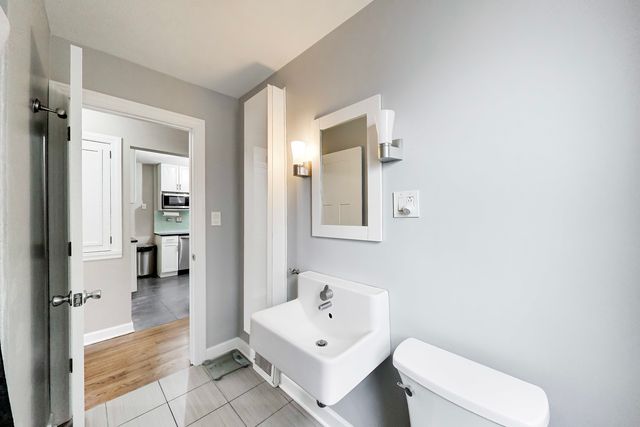 5117 N Newland Avenue, Chicago, IL 60656