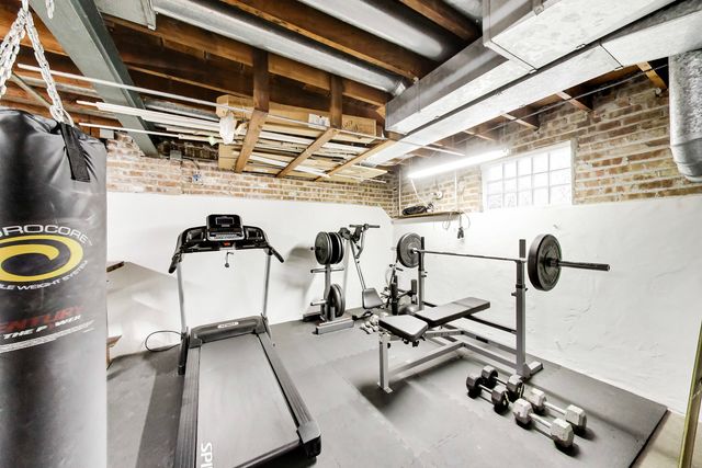 5117 N Newland Avenue, Chicago, IL 60656