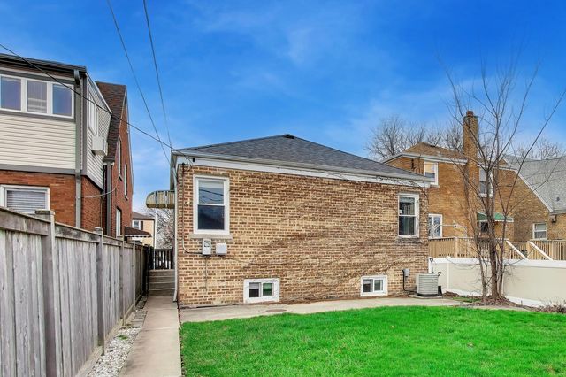 5117 N Newland Avenue, Chicago, IL 60656