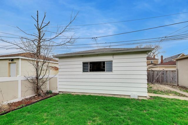 5117 N Newland Avenue, Chicago, IL 60656