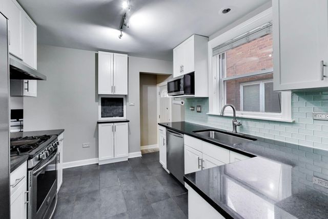 5117 N Newland Avenue, Chicago, IL 60656